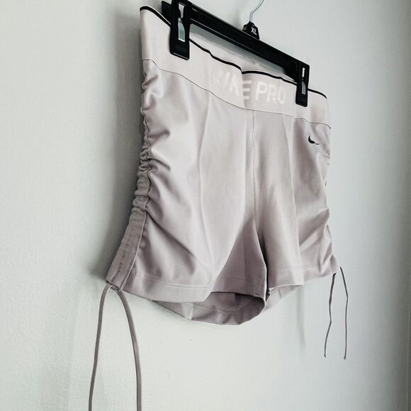 NEW Nike Pro Tight Fit Shorts Medium 2.5" Training Run Gray Dri Fit Clinching - Picture 3 of 14